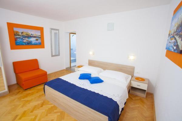 Apartments Ratko Tucepi Ruang foto