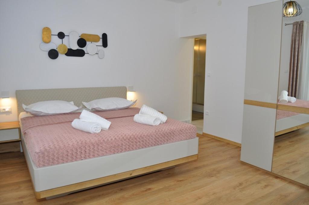 Apartments Ratko Tucepi Bagian luar foto
