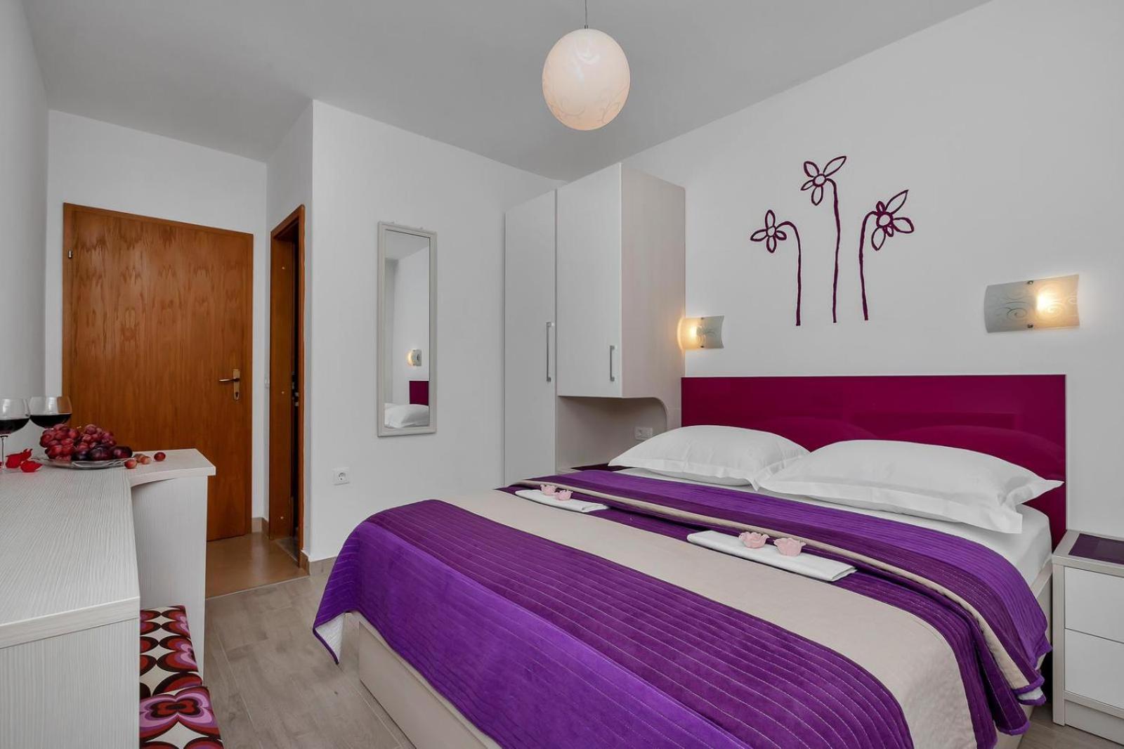 Apartments Ratko Tucepi Ruang foto