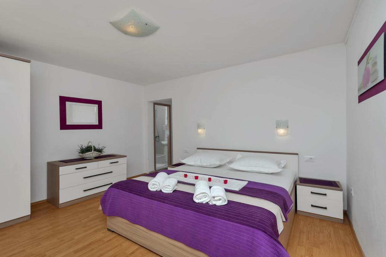 Apartments Ratko Tucepi Bagian luar foto