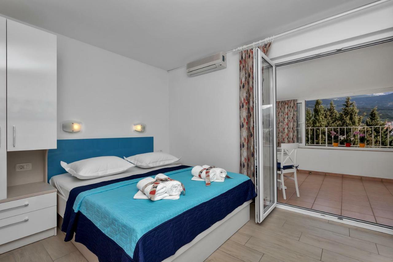 Apartments Ratko Tucepi Bagian luar foto