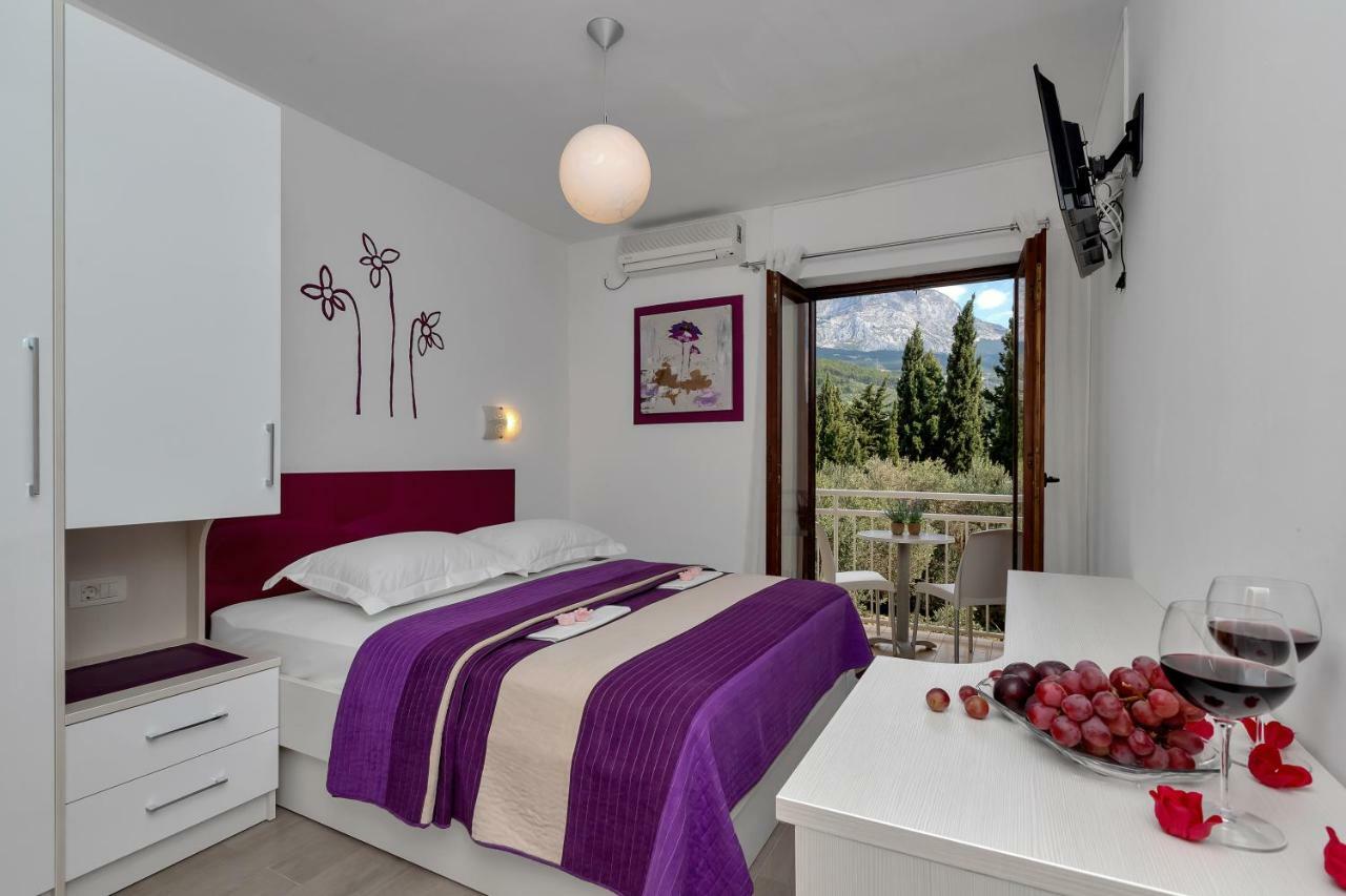Apartments Ratko Tucepi Bagian luar foto