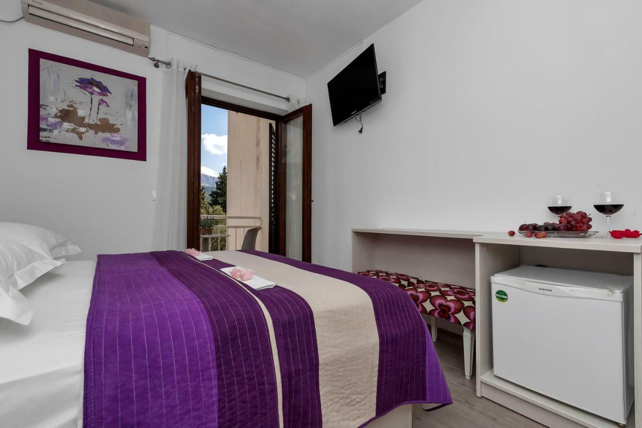Apartments Ratko Tucepi Bagian luar foto