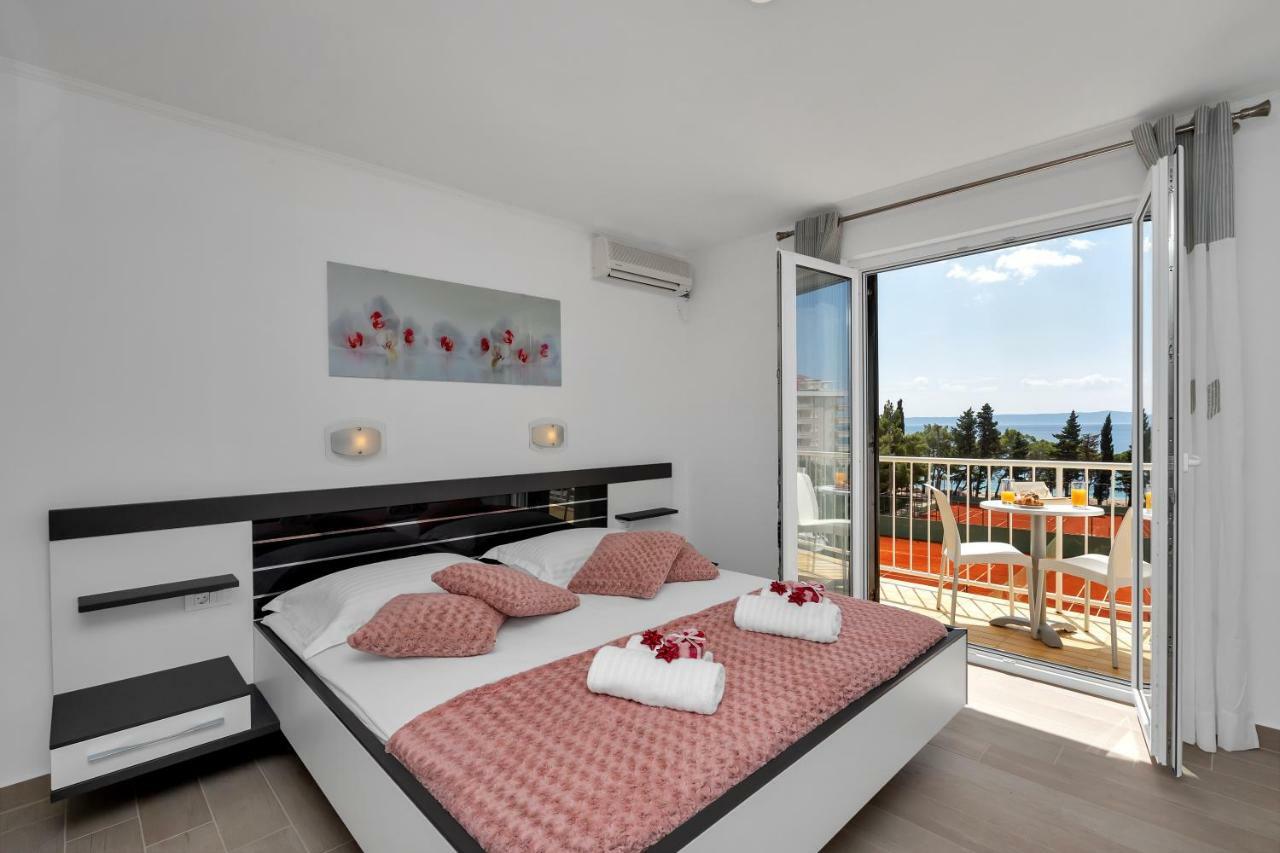 Apartments Ratko Tucepi Bagian luar foto