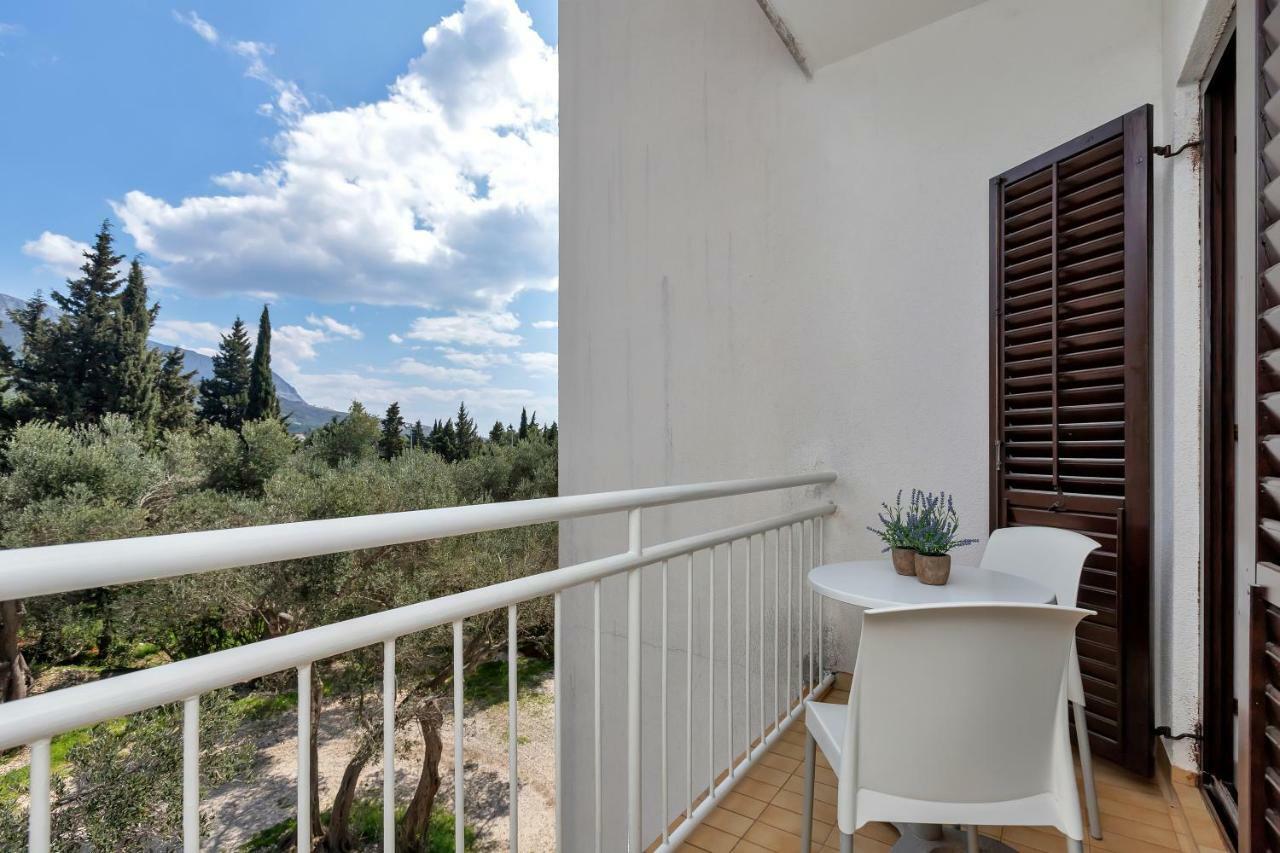 Apartments Ratko Tucepi Bagian luar foto